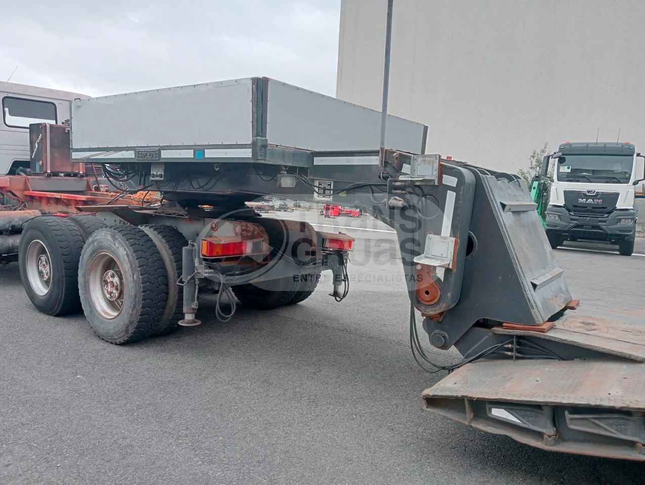 Semirremolque cama rebajado Traylona GP3BMA 13T - Низкорамный полуприцеп: фото 4 Semirremolque cama rebajado Traylona GP3BMA 13T - Низкорамный полуприцеп: фото 4