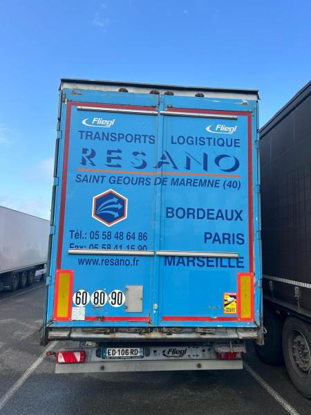 Fliegl - Тентованный полуприцеп: фото 5 Fliegl - Тентованный полуприцеп: фото 5