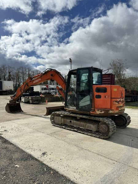 Hitachi ZX85USB-5A - Гусеничный экскаватор: фото 1 Hitachi ZX85USB-5A - Гусеничный экскаватор: фото 1