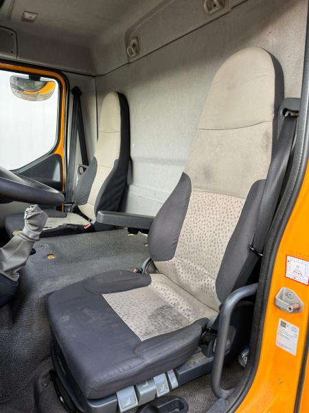 Renault Midlum 220 - Грузовик с закрытым кузовом: фото 4 Renault Midlum 220 - Грузовик с закрытым кузовом: фото 4