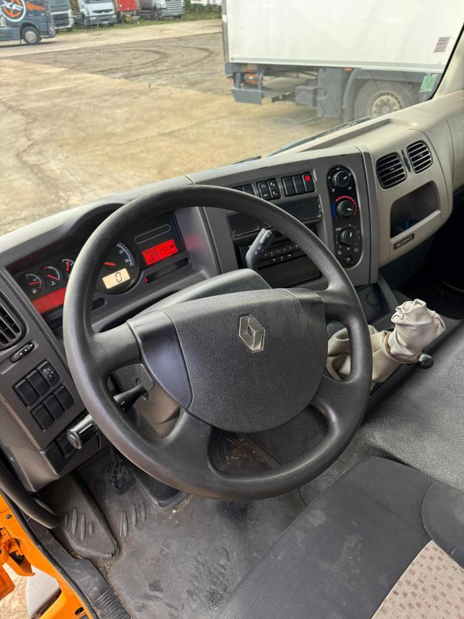 Renault Midlum 220 - Грузовик с закрытым кузовом: фото 4 Renault Midlum 220 - Грузовик с закрытым кузовом: фото 4