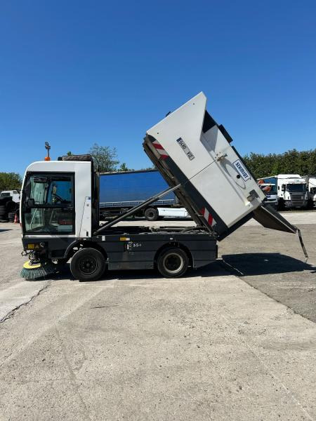 Schmidt Clingo 500 COMPACT 400 - Подметально-уборочная машина: фото 2 Schmidt Clingo 500 COMPACT 400 - Подметально-уборочная машина: фото 2