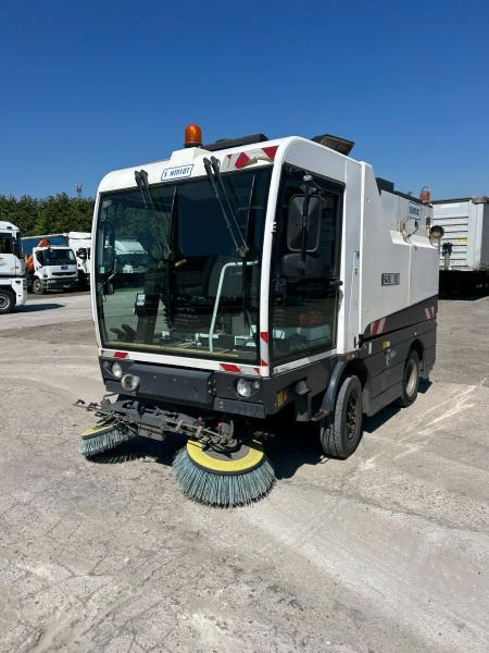 Schmidt Clingo 500 Compact 400 - Подметально-уборочная машина: фото 2 Schmidt Clingo 500 Compact 400 - Подметально-уборочная машина: фото 2