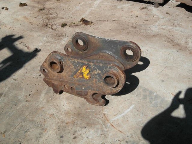 Ardenn - Сцепное устройство: фото 1 Ardenn - Сцепное устройство: фото 1