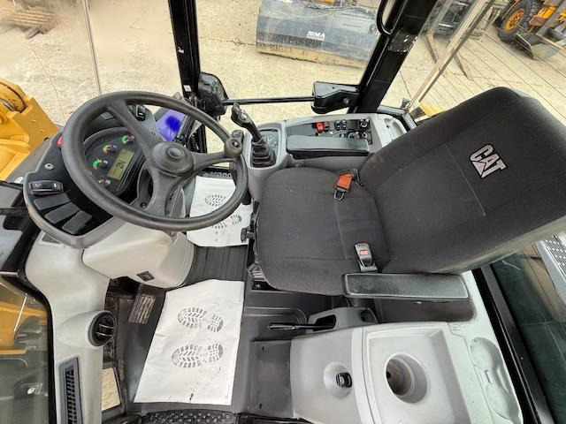 Колёсный погрузчик Cat 906 M - EPA: фото 7