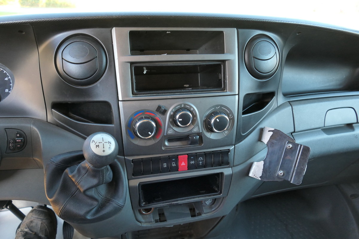 Фургон с закрытым кузовом IVECO Daily 35 S11 C30C AUTOMATIK KAMERA Regale LUFT D: фото 10