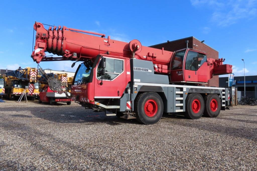 Liebherr LTM 1055-3.2 - Вседорожный кран: фото 1 Liebherr LTM 1055-3.2 - Вседорожный кран: фото 1