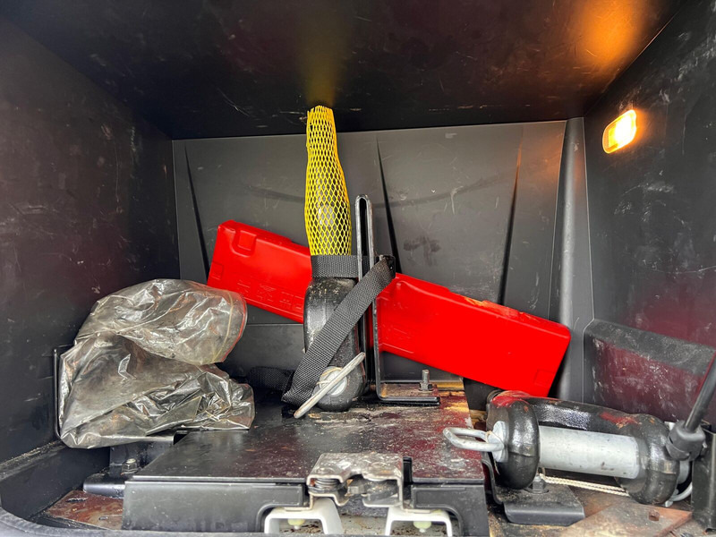 Тягач Renault T430: фото 17 Тягач Renault T430: фото 17