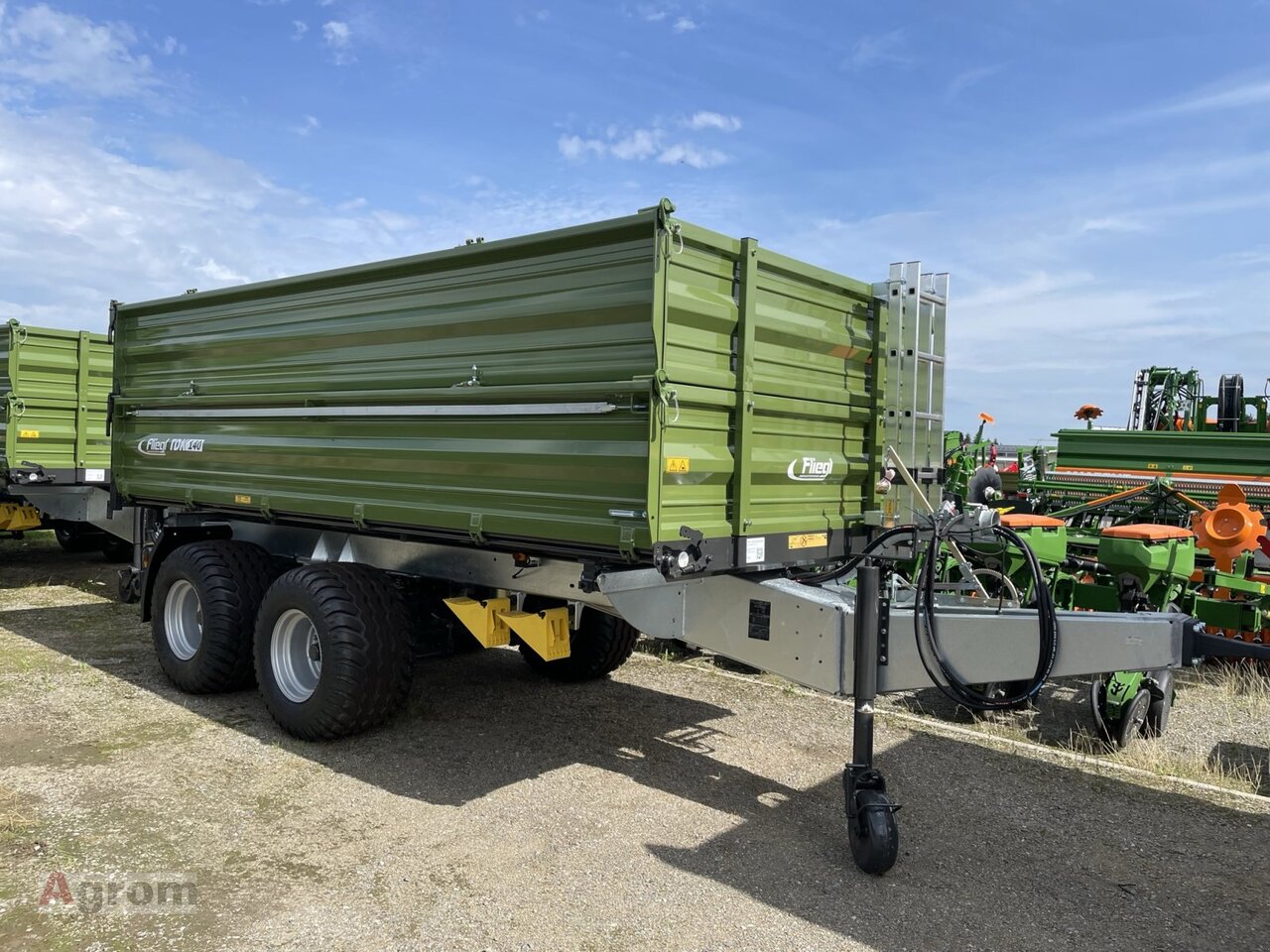Fliegl TDK 140 FOX - Сельскохозяйственный прицеп-самосвал: фото 1 Fliegl TDK 140 FOX - Сельскохозяйственный прицеп-самосвал: фото 1