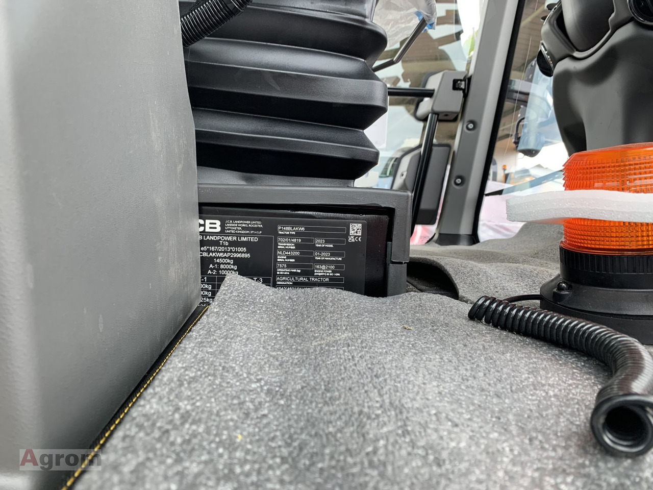 Новый Трактор JCB Fastrac 4220 iCON: фото 17