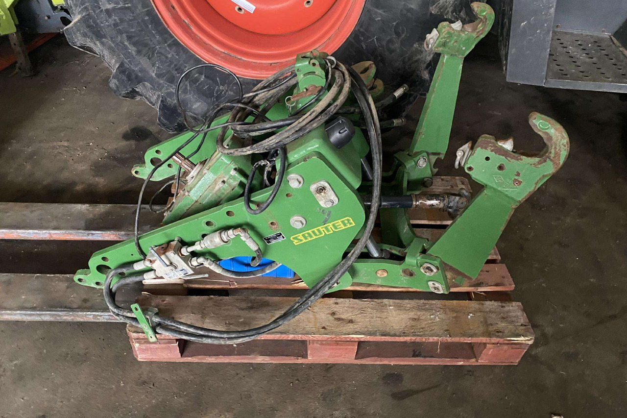 Valtra JOHN DEERE - Другая техника: фото 1 Valtra JOHN DEERE - Другая техника: фото 1