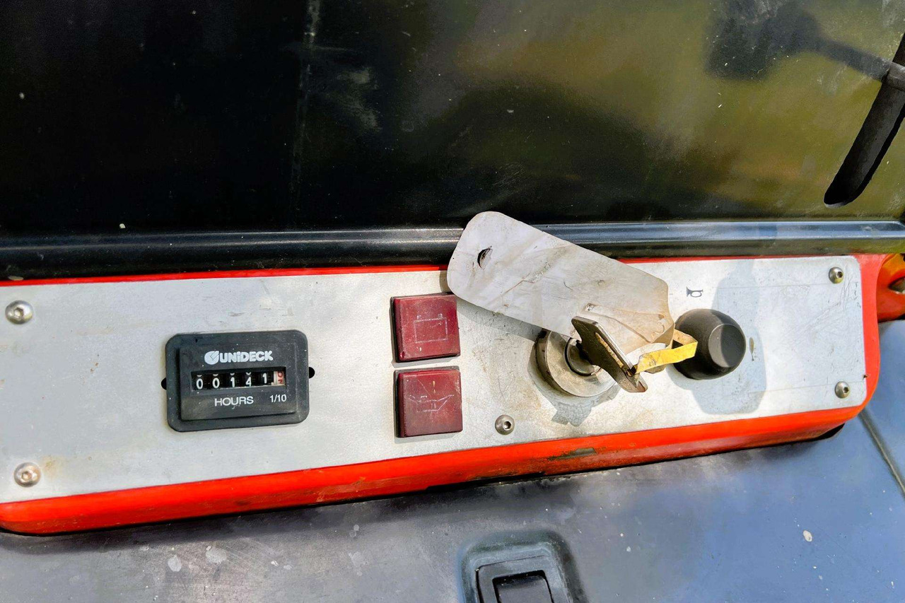 Kubota KC70 - Мини-самосвал: фото 4 Kubota KC70 - Мини-самосвал: фото 4