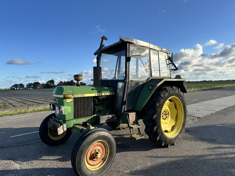 John Deere 2030 - Трактор: фото 1 John Deere 2030 - Трактор: фото 1