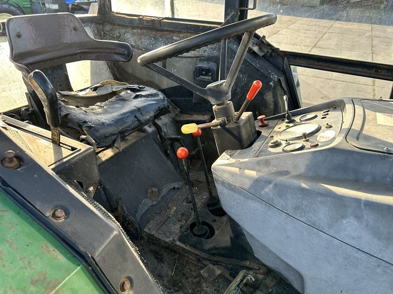 John Deere 2030 - Трактор: фото 4 John Deere 2030 - Трактор: фото 4