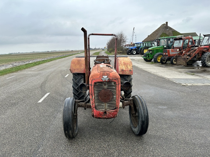 Massey Ferguson 35 - Трактор: фото 2 Massey Ferguson 35 - Трактор: фото 2