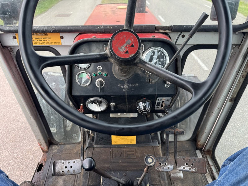Трактор Massey Ferguson 590: фото 5