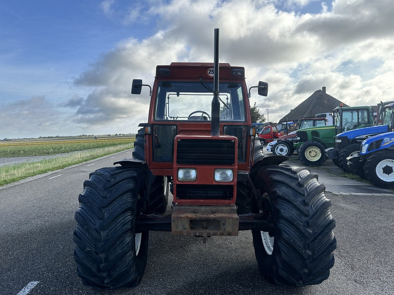 New Holland 100-90 DT - Трактор: фото 3 New Holland 100-90 DT - Трактор: фото 3