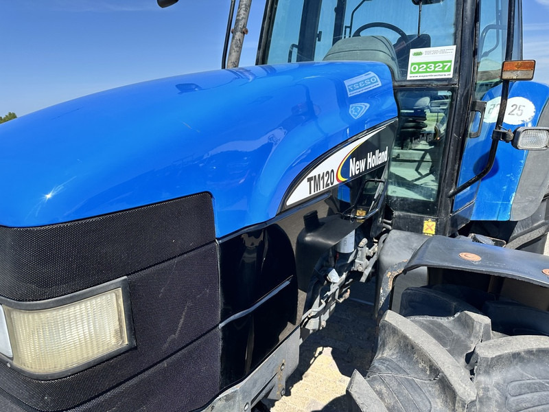 New Holland 8260 - Трактор: фото 2 New Holland 8260 - Трактор: фото 2