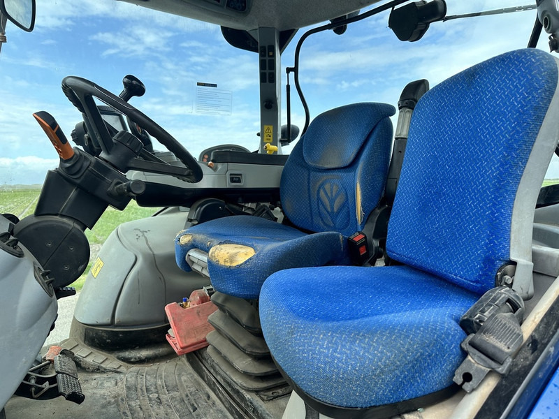 New Holland T7.210 - Трактор: фото 4 New Holland T7.210 - Трактор: фото 4