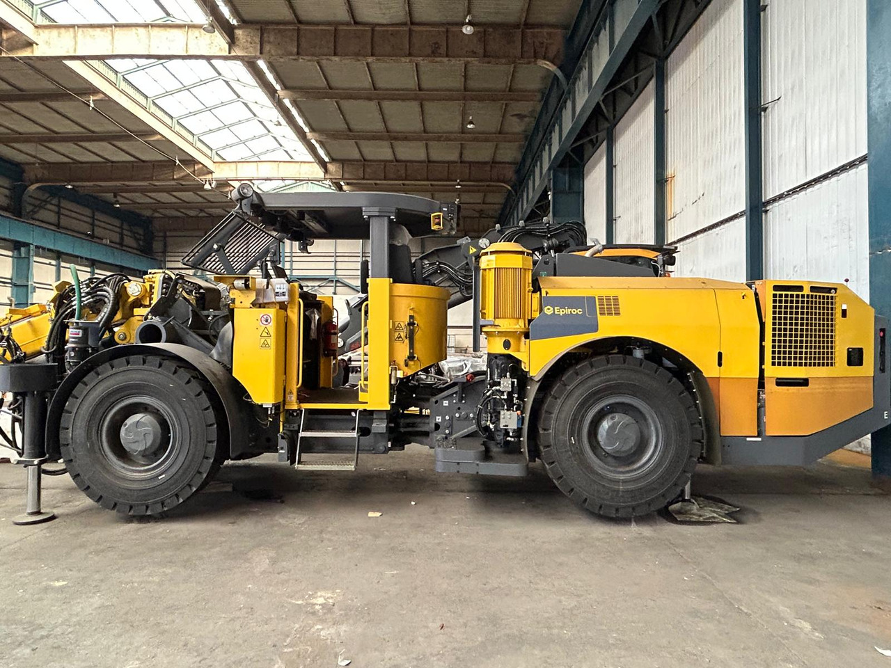 Atlas Copco (Epiroc) Boltec EC - Техника для горизонтального бурения: фото 5 Atlas Copco (Epiroc) Boltec EC - Техника для горизонтального бурения: фото 5