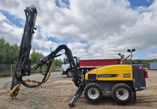 Atlas Copco FlexiROC T15R-01 - Буровая машина: фото 1 Atlas Copco FlexiROC T15R-01 - Буровая машина: фото 1
