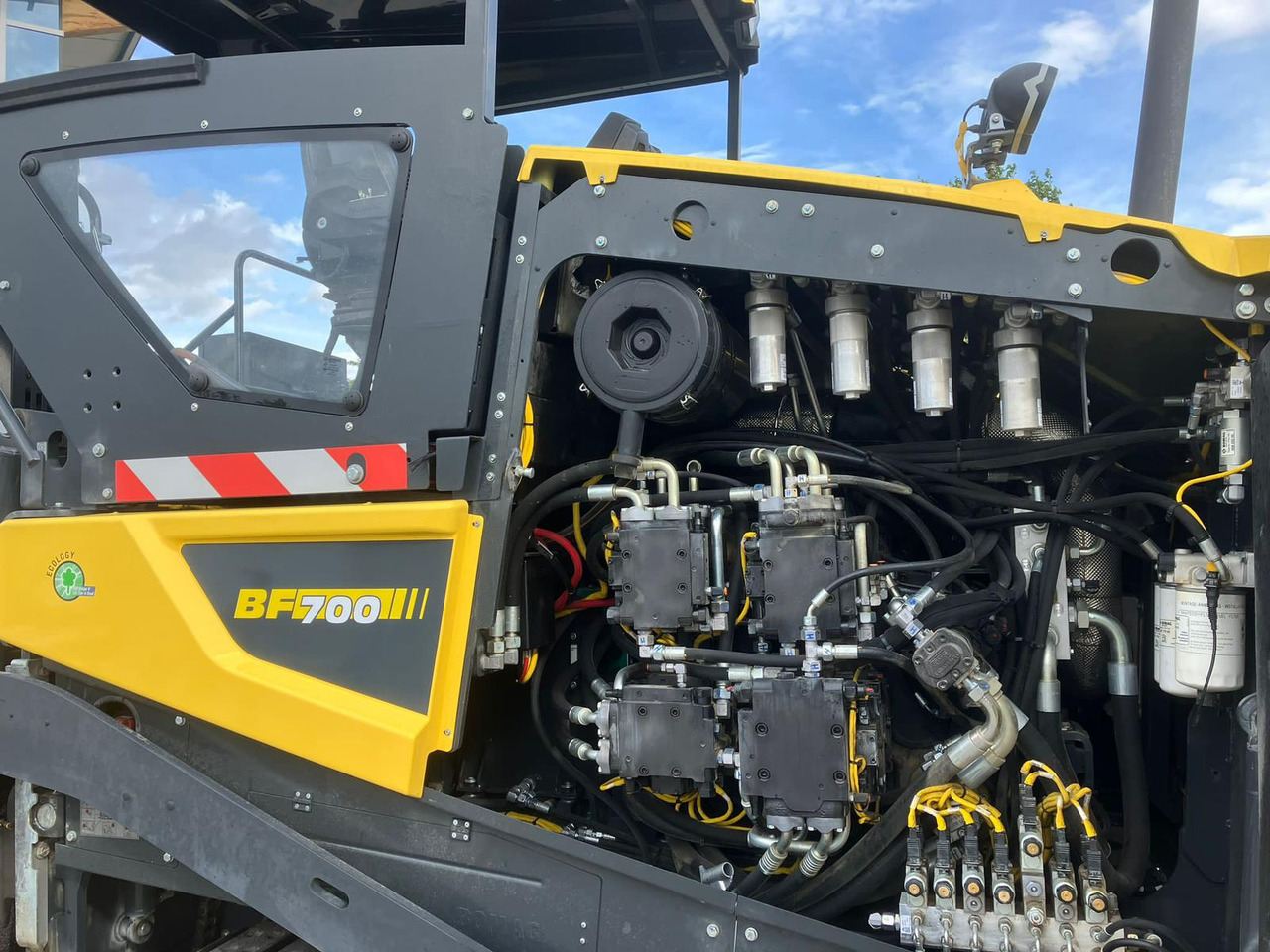 Bomag BF700 C-3 - Асфальтоукладчик: фото 5 Bomag BF700 C-3 - Асфальтоукладчик: фото 5