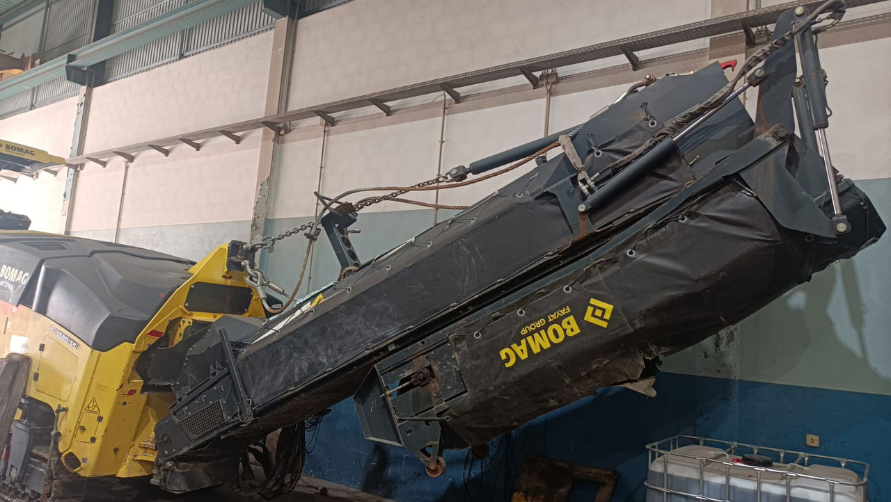 Bomag BM 1300/35 - Дорожная фреза: фото 5 Bomag BM 1300/35 - Дорожная фреза: фото 5