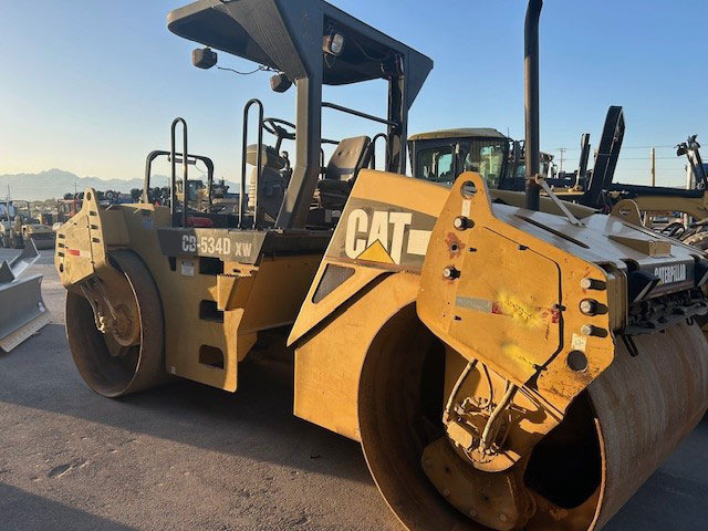 Caterpillar CB-543D XW - Каток: фото 1 Caterpillar CB-543D XW - Каток: фото 1