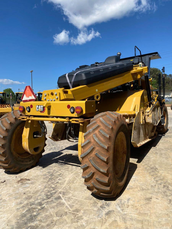 Caterpillar RM400 - Стабилизатор грунта: фото 3 Caterpillar RM400 - Стабилизатор грунта: фото 3