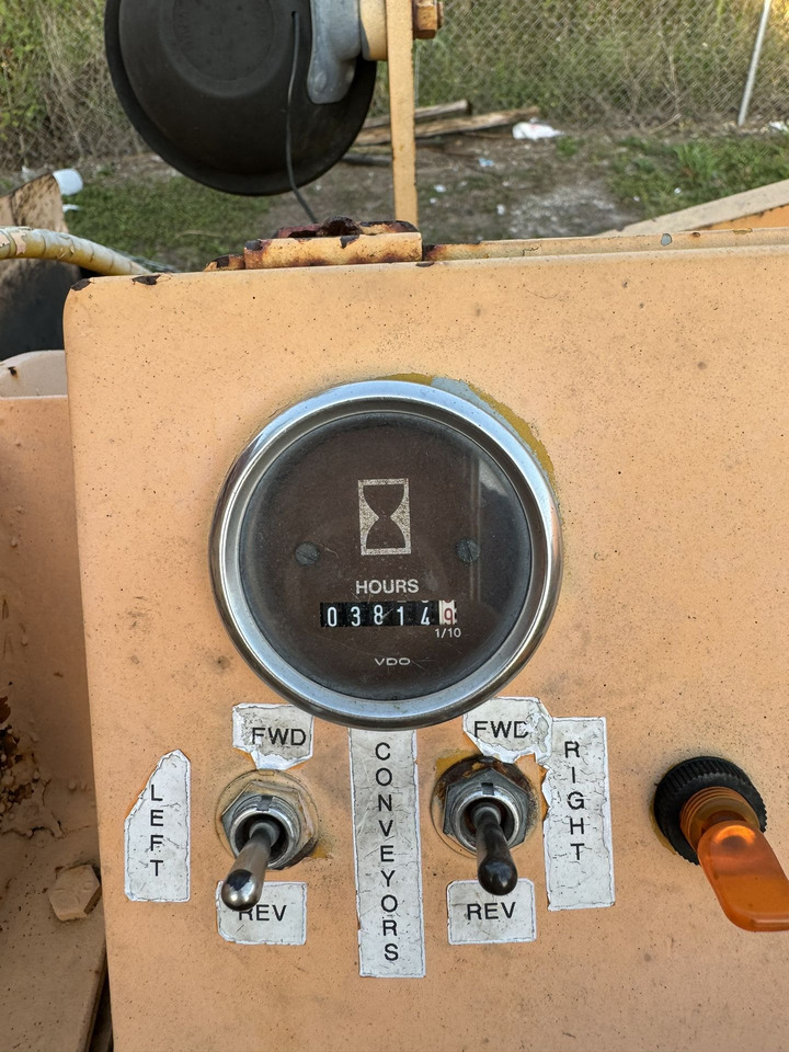 Асфальтоукладчик Leeboy 8000: фото 7