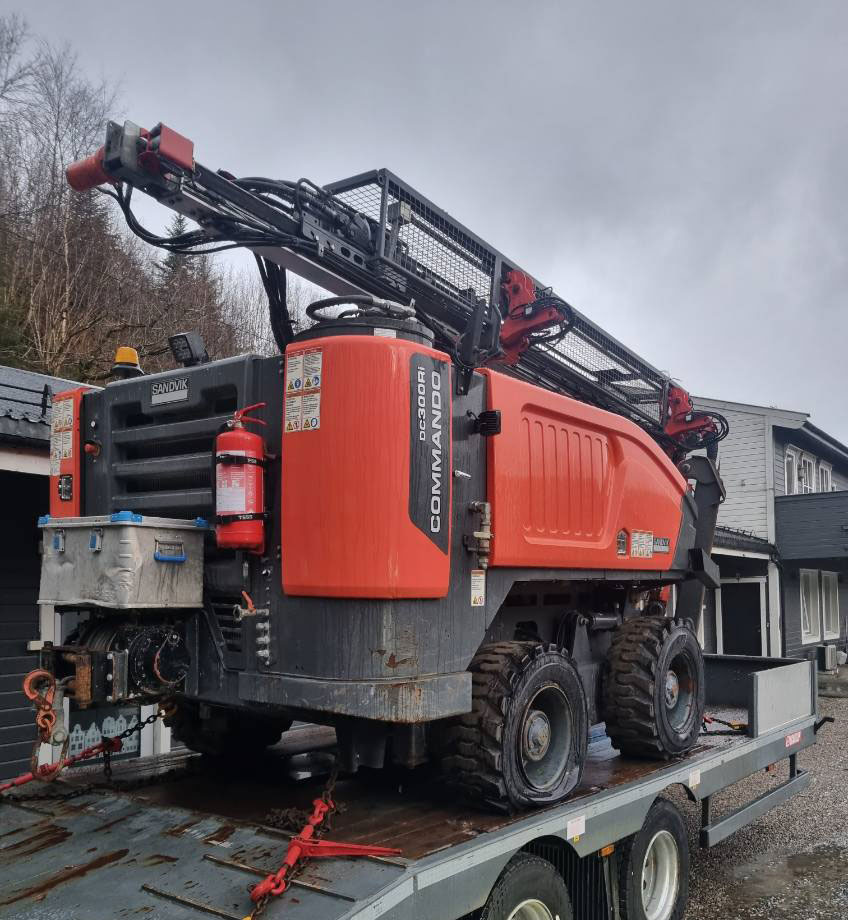 Sandvik Commando DC300Ri - Буровая машина: фото 4 Sandvik Commando DC300Ri - Буровая машина: фото 4