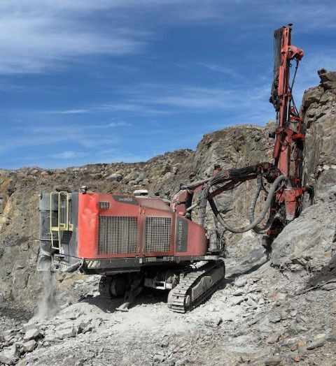Sandvik DX800 - Буровая машина: фото 1 Sandvik DX800 - Буровая машина: фото 1