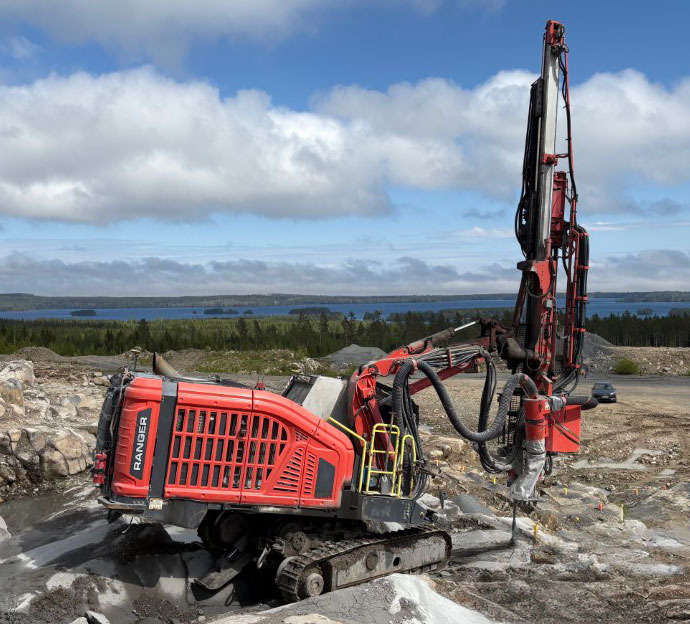 Sandvik DX800i - Буровая машина: фото 2 Sandvik DX800i - Буровая машина: фото 2