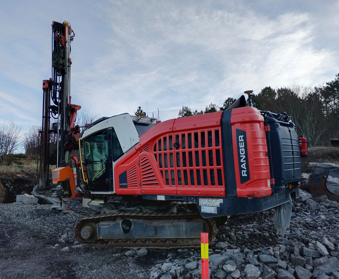 Sandvik DX800i - Буровая машина: фото 1 Sandvik DX800i - Буровая машина: фото 1