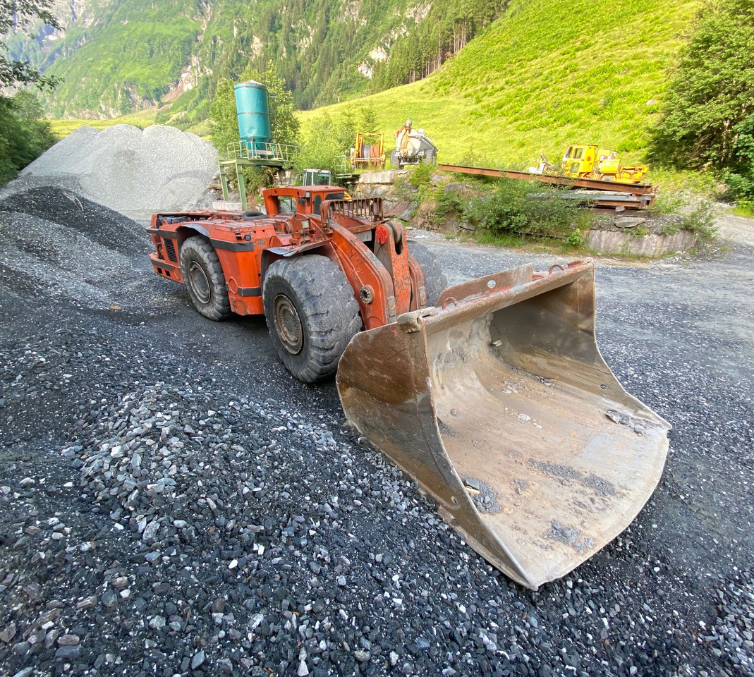 Tamrock Toro 0010 - Горнодобывающая техника: фото 1 Tamrock Toro 0010 - Горнодобывающая техника: фото 1