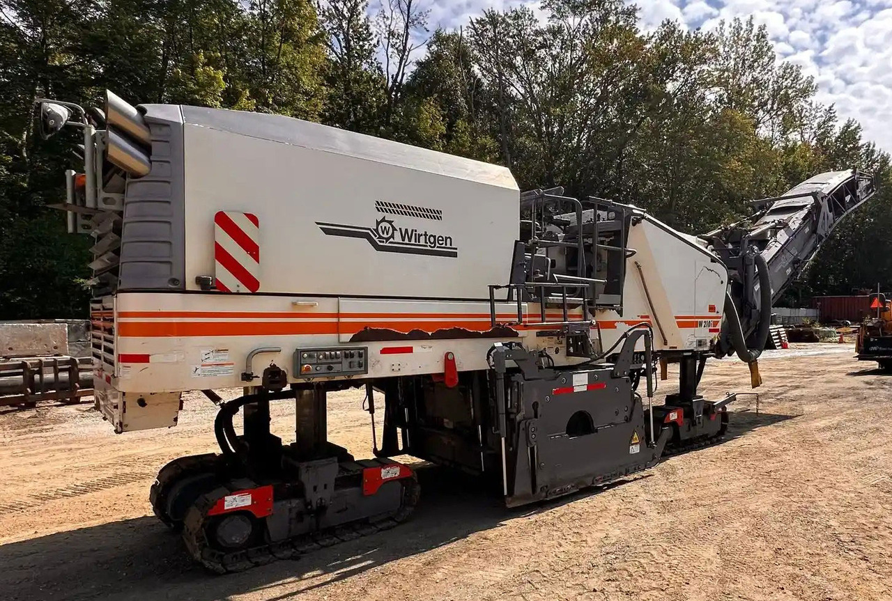 Wirtgen W 210 i - Дорожная фреза: фото 1 Wirtgen W 210 i - Дорожная фреза: фото 1