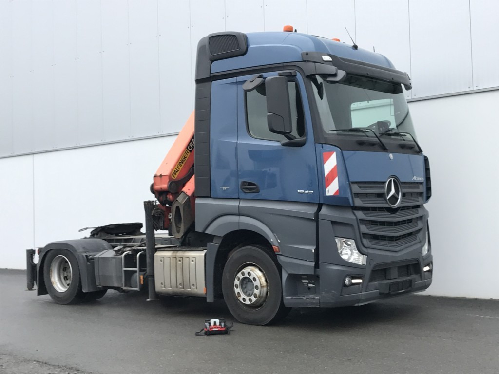 MERCEDES-BENZ Actros 1843 LS Kran Palfinger PK 23002 4 Punkt Abstützung - Тягач: фото 4 MERCEDES-BENZ Actros 1843 LS Kran Palfinger PK 23002 4 Punkt Abstützung - Тягач: фото 4