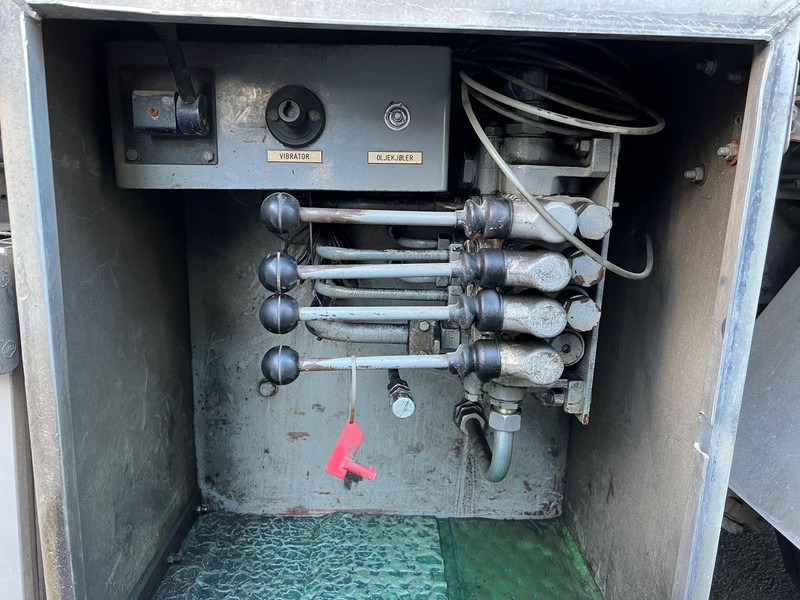 Ассенизатор Scania R164 GB6X2*4NA 480 - 13m3: фото 20