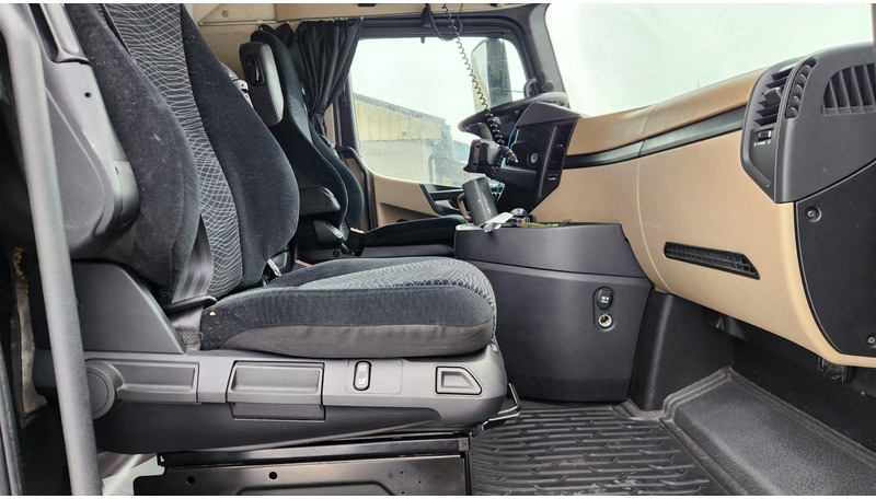 Тягач Mercedes-Benz Actros MEGA: фото 8 Тягач Mercedes-Benz Actros MEGA: фото 8