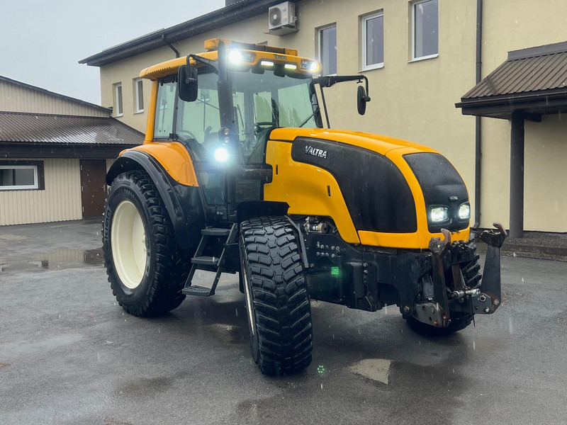Valtra M150-4 - Трактор: фото 3 Valtra M150-4 - Трактор: фото 3