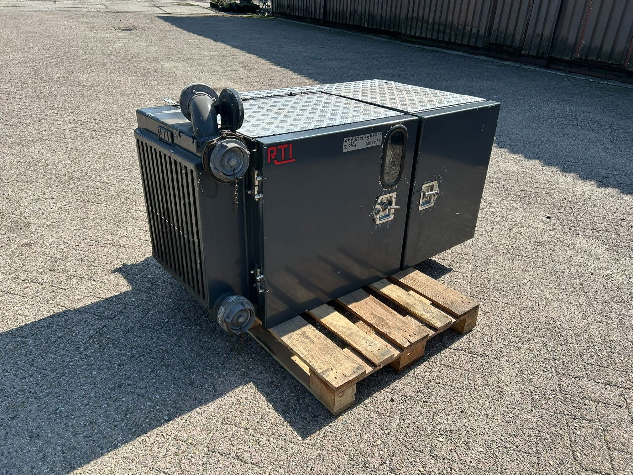 Ingersoll Rand Silo Compressor / CVS 1100 cub / 2.2 bar / Cooler / pto axle / air filter - Компрессор кондиционера для Грузовиков: фото 2 Ingersoll Rand Silo Compressor / CVS 1100 cub / 2.2 bar / Cooler / pto axle / air filter - Компрессор кондиционера для Грузовиков: фото 2