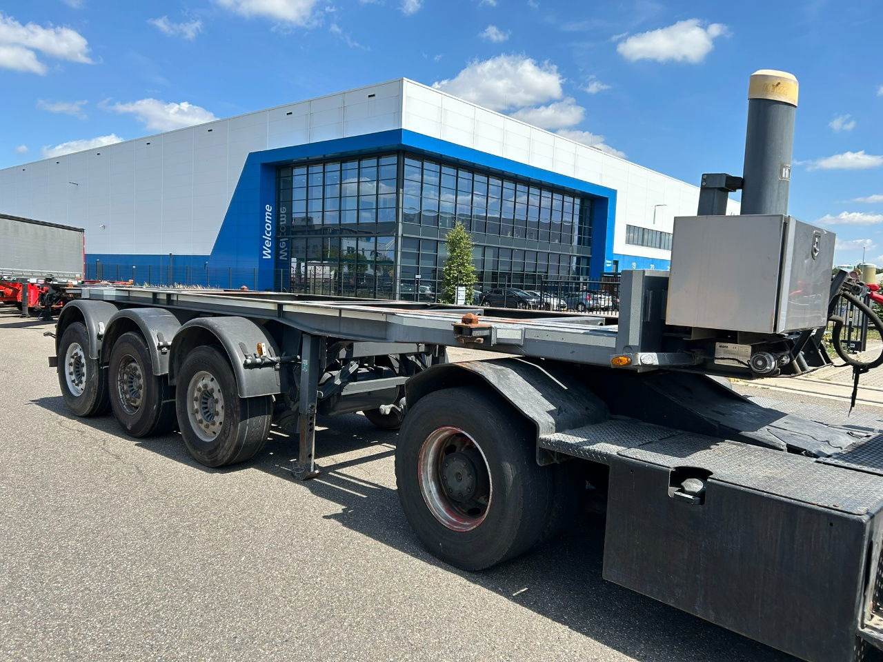 Mafa 2 x in stock 20 ft tipping chassis / disc brakes / lifting axle / alcoa wheels - Полуприцеп-контейнеровоз/ Сменный кузов: фото 2 Mafa 2 x in stock 20 ft tipping chassis / disc brakes / lifting axle / alcoa wheels - Полуприцеп-контейнеровоз/ Сменный кузов: фото 2
