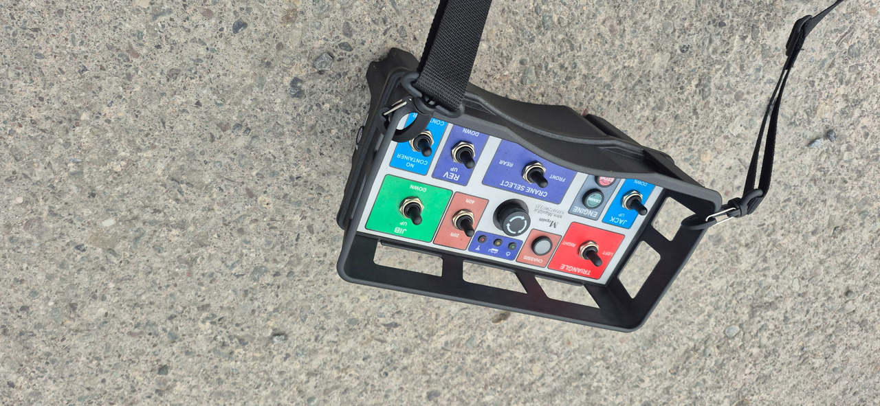 Mega NEW Megaliftt Sideloader / 35 tons lift capacity /20-40-45 HC/ Diesel engine / Gooseneck-extendable - Полуприцеп-контейнеровоз/ Сменный кузов: фото 5 Mega NEW Megaliftt Sideloader / 35 tons lift capacity /20-40-45 HC/ Diesel engine / Gooseneck-extendable - Полуприцеп-контейнеровоз/ Сменный кузов: фото 5