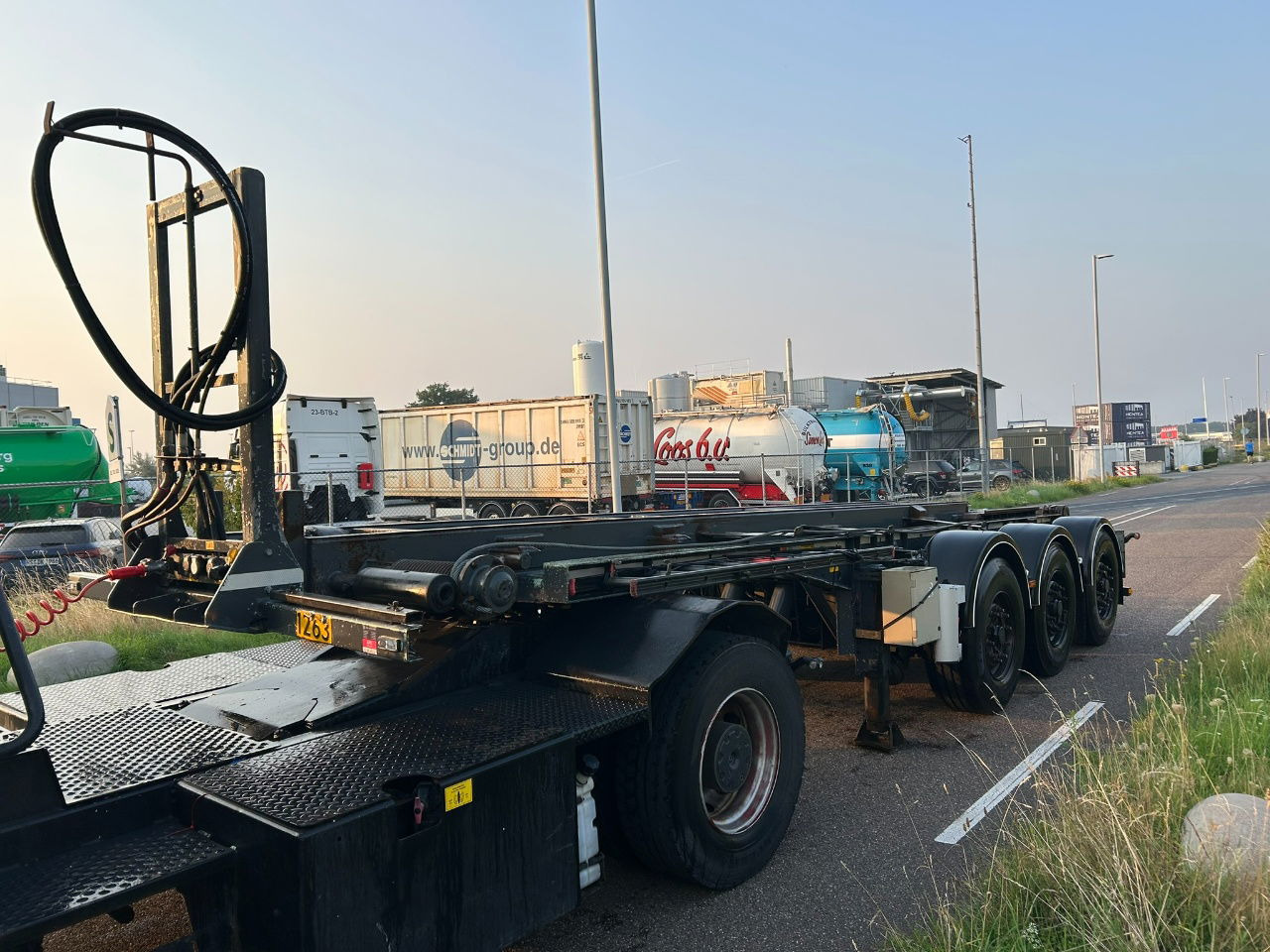 Van Hool Cable system 90 tipping / disc brakes bpw / lifting axle / remote control - Полуприцеп-контейнеровоз/ Сменный кузов: фото 4 Van Hool Cable system 90 tipping / disc brakes bpw / lifting axle / remote control - Полуприцеп-контейнеровоз/ Сменный кузов: фото 4