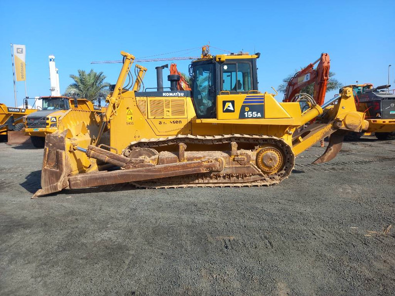 Komatsu D155A-6R (4pieces available in Abu Dhabi) - Бульдозер: фото 1 Komatsu D155A-6R (4pieces available in Abu Dhabi) - Бульдозер: фото 1