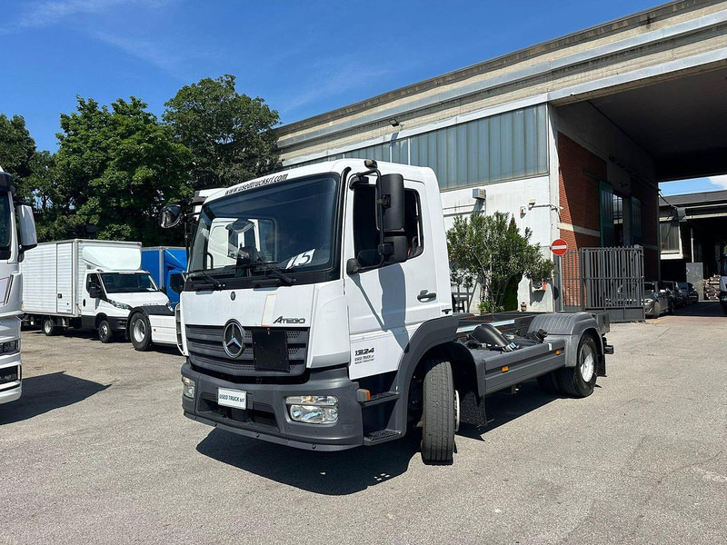 Mercedes-Benz Atego 13.23 - Грузовик-шасси: фото 1 Mercedes-Benz Atego 13.23 - Грузовик-шасси: фото 1