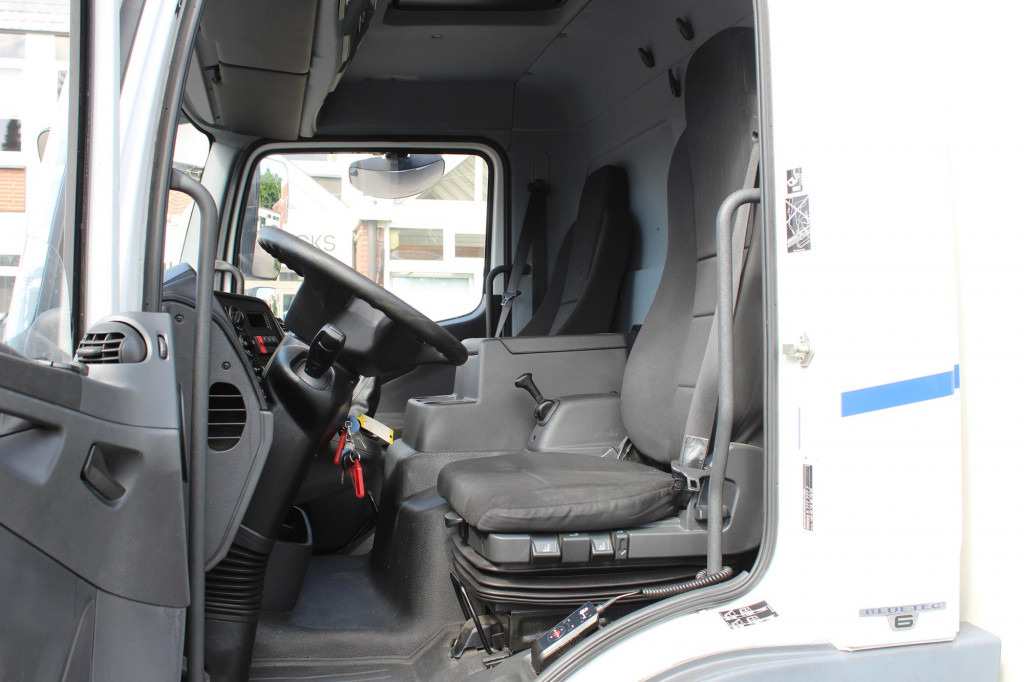 Mercedes-Benz Atego 1221 E6 Koffer Klima LDW Schalter LBW - Грузовик: фото 5 Mercedes-Benz Atego 1221 E6 Koffer Klima LDW Schalter LBW - Грузовик: фото 5