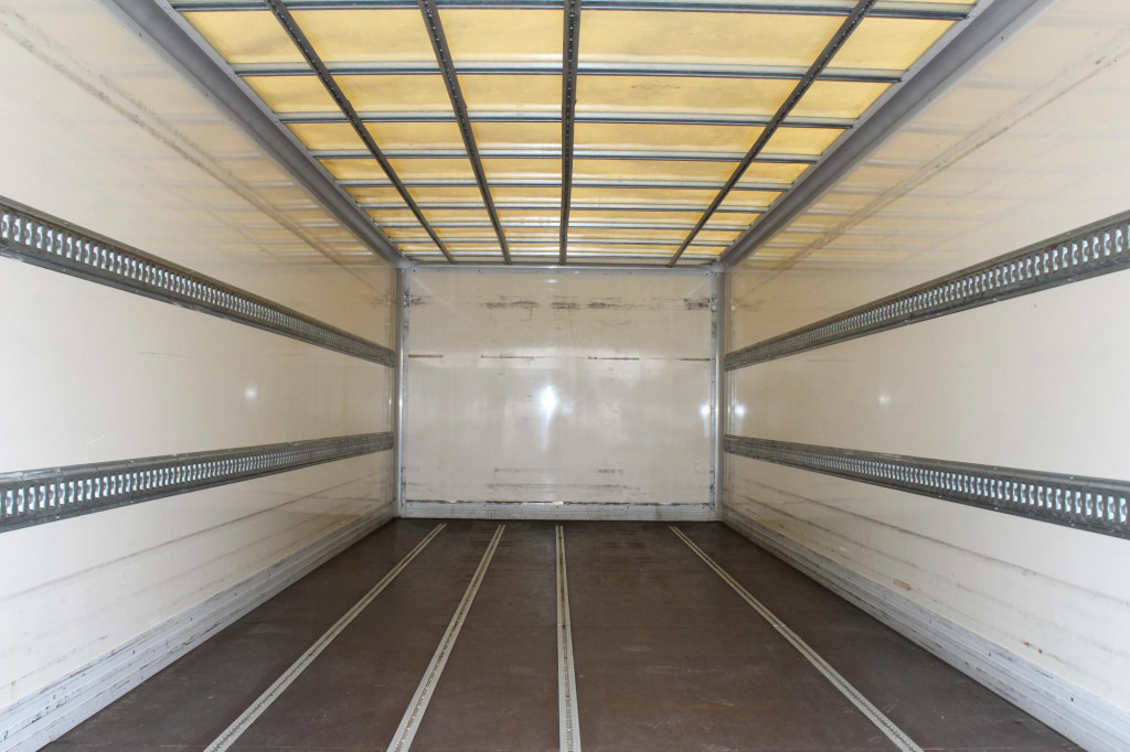 Mercedes-Benz Atego 1221 E6 Koffer Flach! Schalter LBW ACC - Грузовик с закрытым кузовом: фото 2 Mercedes-Benz Atego 1221 E6 Koffer Flach! Schalter LBW ACC - Грузовик с закрытым кузовом: фото 2