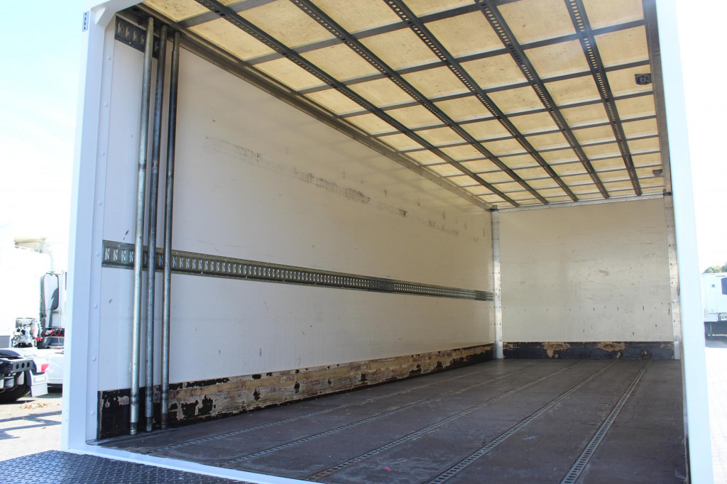 Renault D14 220E6 Laderbordwand nur 166 Tkm Klima - Грузовик с закрытым кузовом: фото 3 Renault D14 220E6 Laderbordwand nur 166 Tkm Klima - Грузовик с закрытым кузовом: фото 3