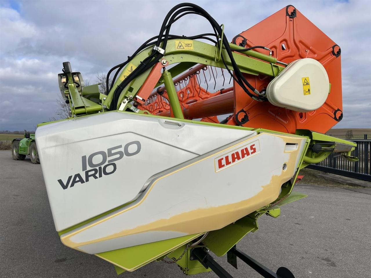 CLAAS Schneidwerk Claas Vario V1050, ca. 1600ha, LED Laser, Bj. 2016 - Жатка зерновая: фото 3 CLAAS Schneidwerk Claas Vario V1050, ca. 1600ha, LED Laser, Bj. 2016 - Жатка зерновая: фото 3